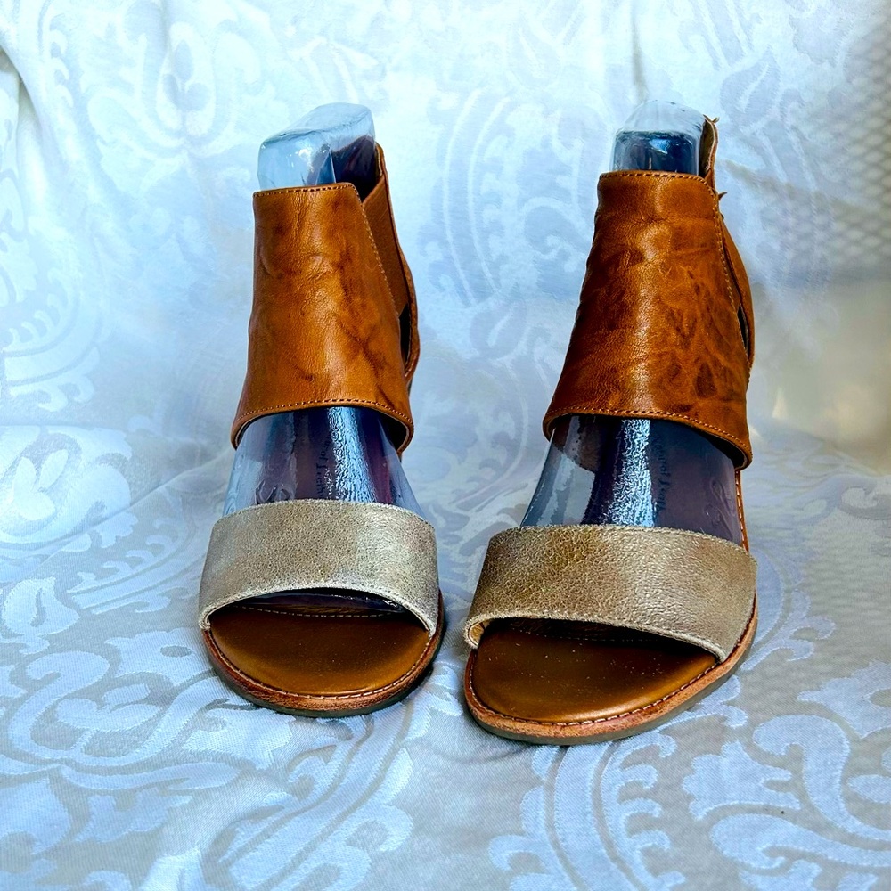 Sofft Brand Heels SZ 8 M tan